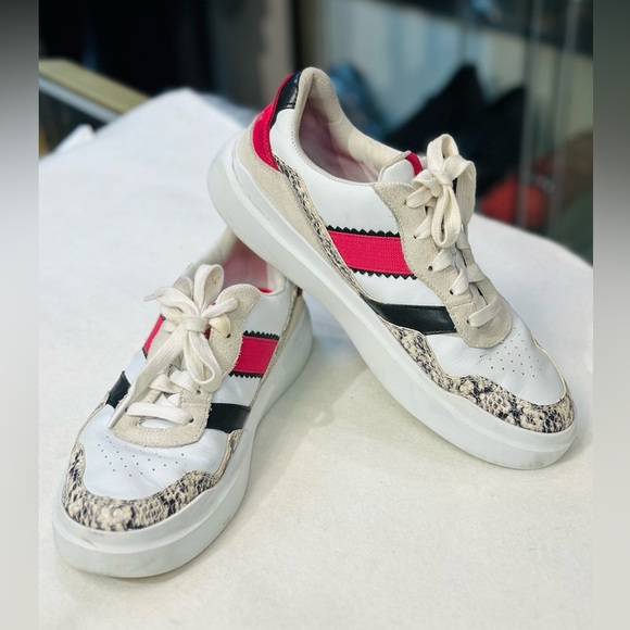 Cole Haan Cream and white Sneakers with Red Interior size 8B - Picture 1 of 8
